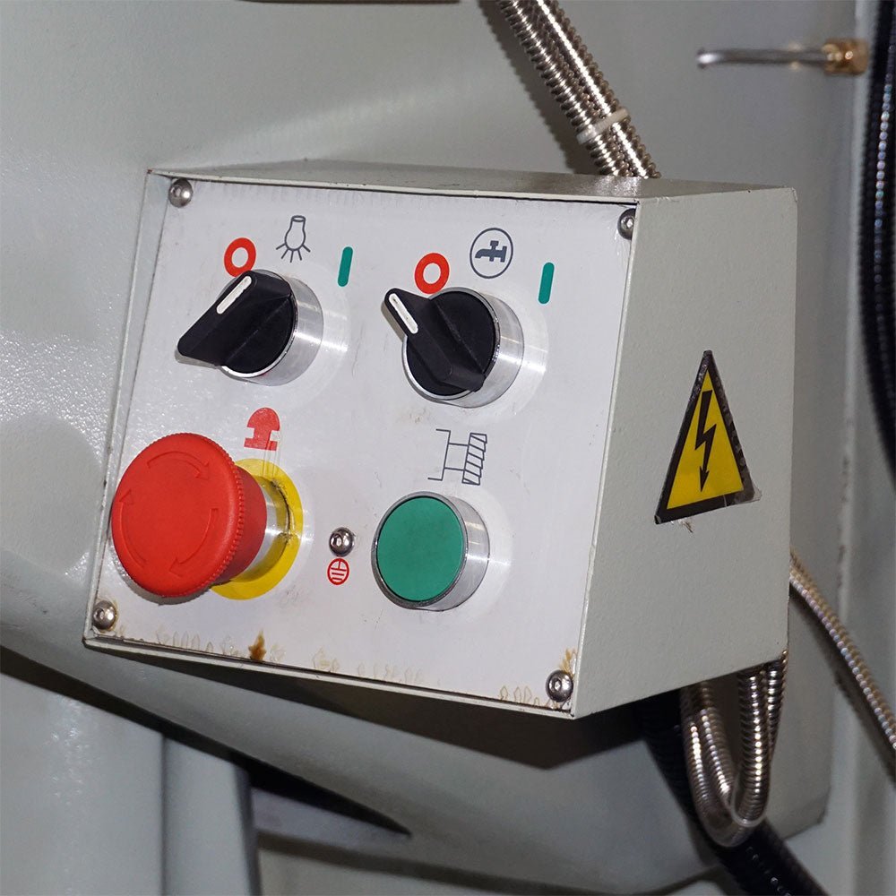 Baileigh 1019108 VM-949E-VS 220V Vertical Mill w/ Variable Spindle Speed - Image 4