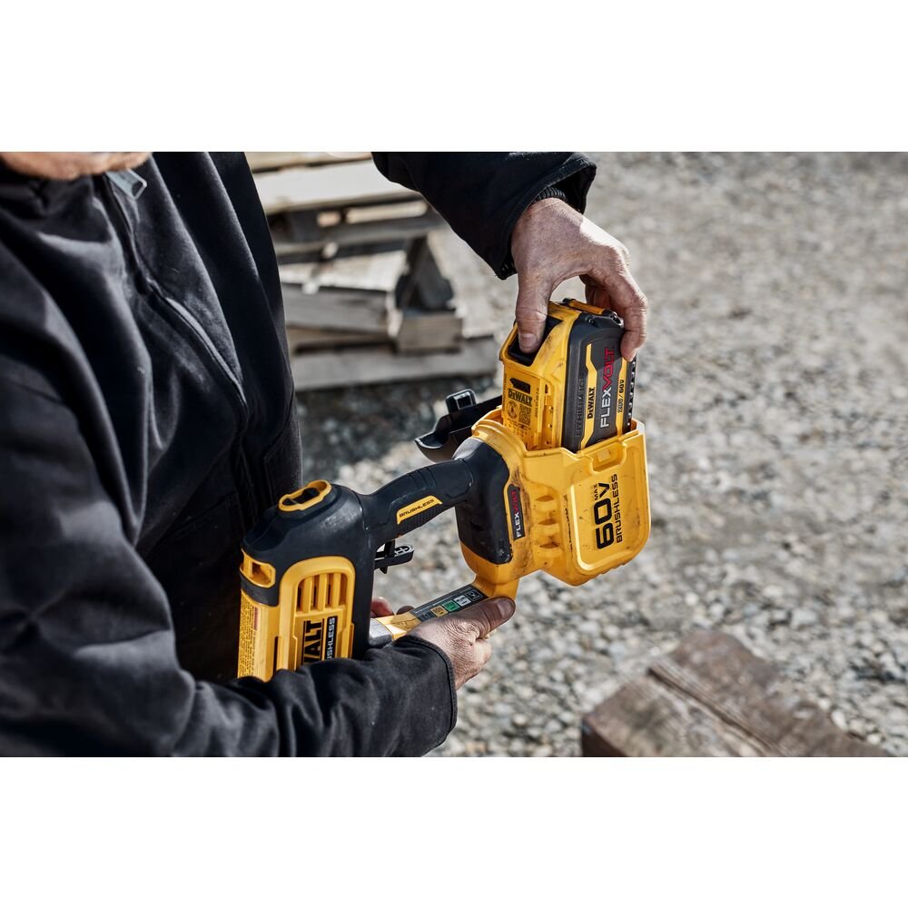 DeWalt DCPW1000X1 60v FLEXVOLT 1000 PSI Cordless Pressure Washer Kit - Image 4