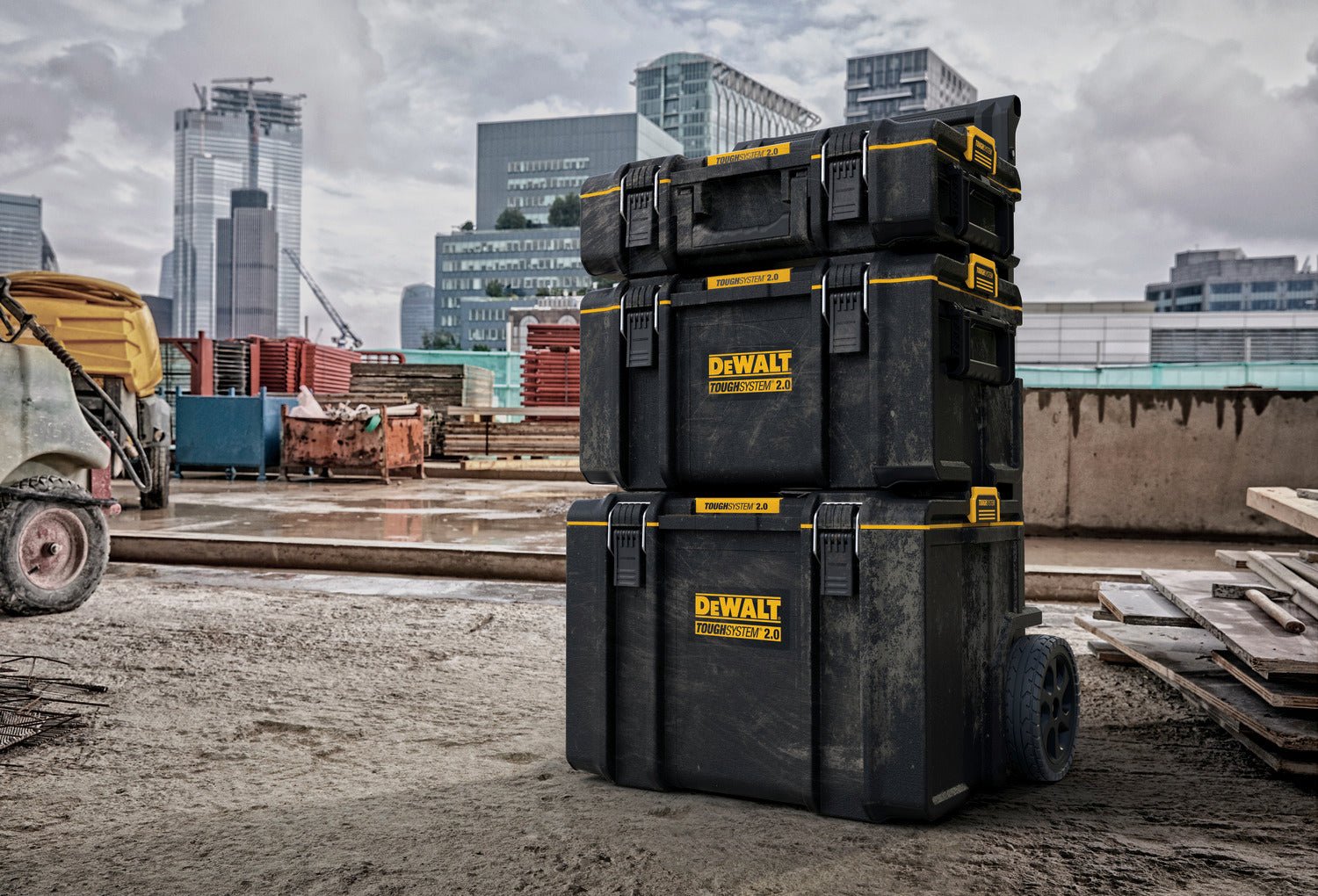 DeWALT DWST08300 TOUGHSYSTEM 2.0 Large Toolbox w/ Auto Connect Side Latches - Image 5