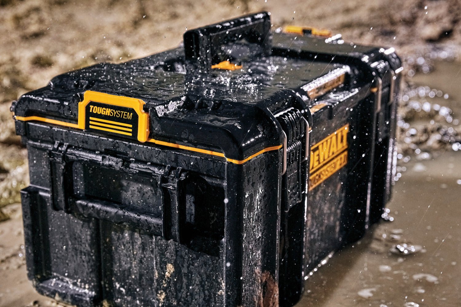 DeWALT DWST08300 TOUGHSYSTEM 2.0 Large Toolbox w/ Auto Connect Side Latches - Image 6
