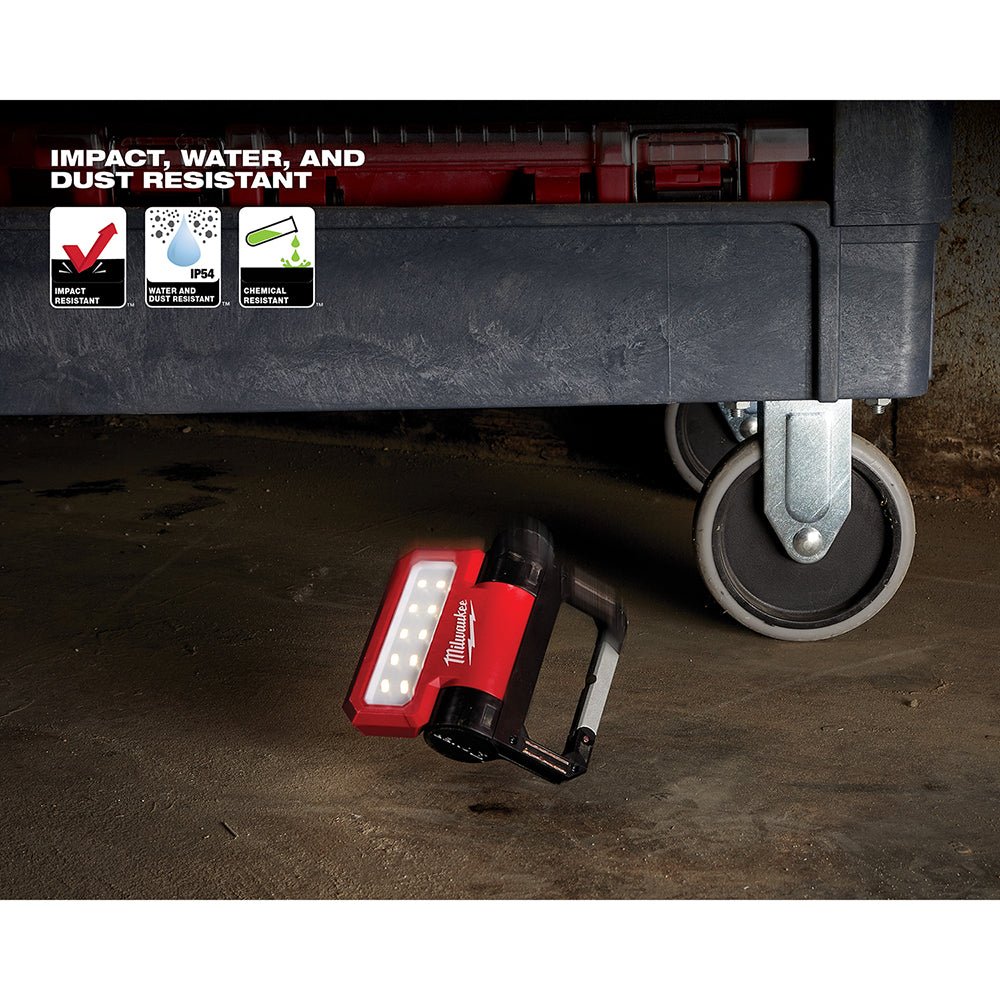 Milwaukee 2114-21 550-Lumen USB Rechargeable Rover Pivoting Flood Light - Image 8