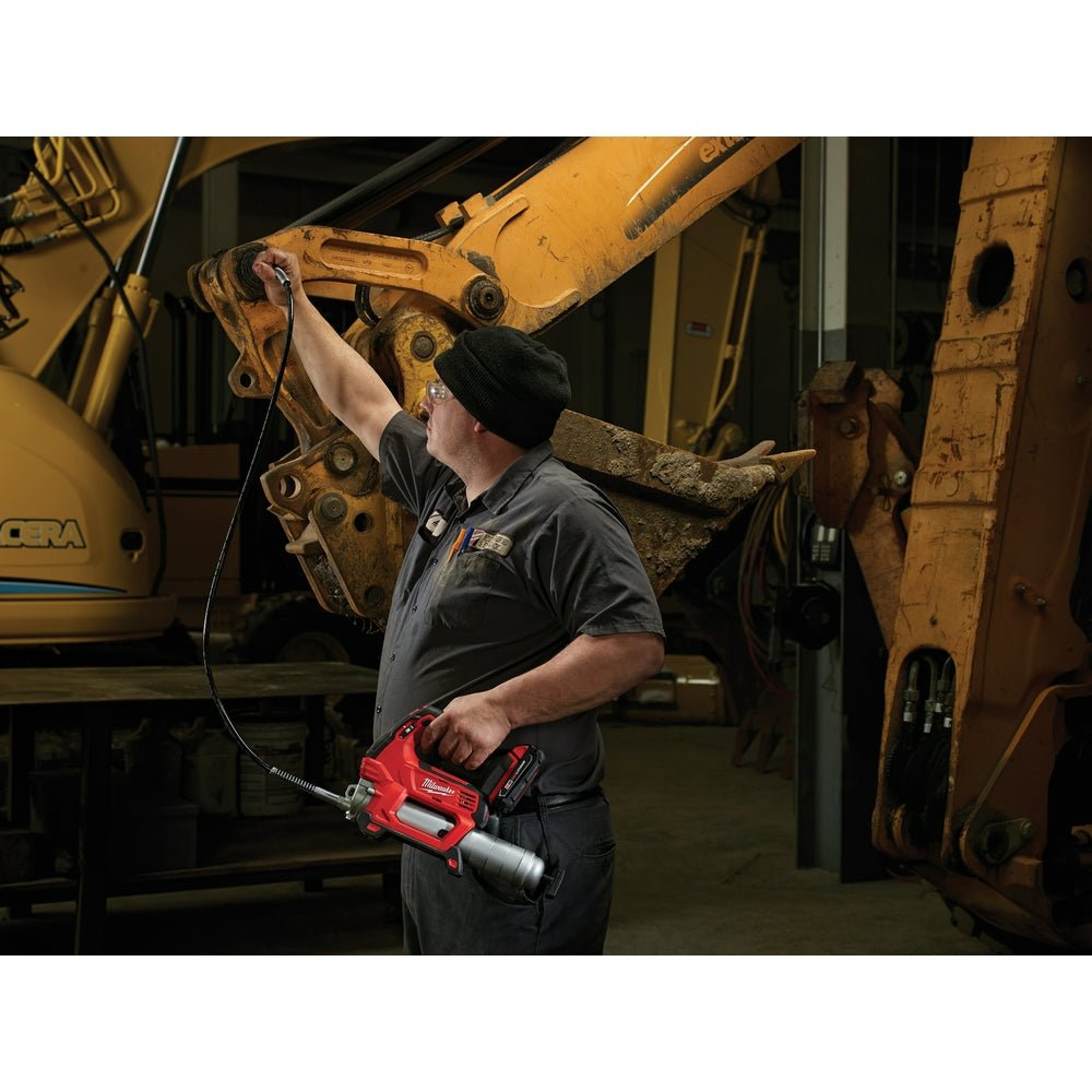 Milwaukee M18 Grease Gun w/ REDLITHIUM HIGH OUTPUT XC6.0 Battery - 2 PK - Image 6