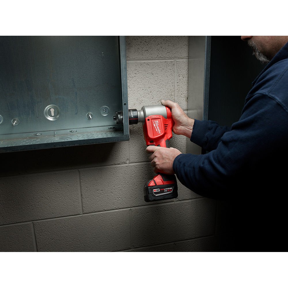Milwaukee 2676-22 M18 18V FORCE LOGIC 10T Knockout Tool Kit w/ 1/2" -2" Capacity - Image 6