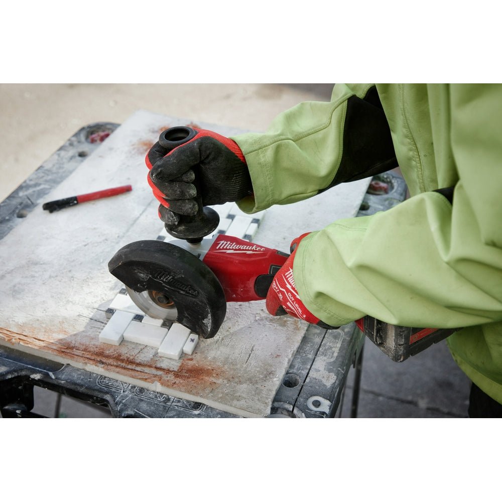 Milwaukee 2686-20SK M18 18V 4-1/2" / 5" Cordless Grinder w/ 5AH Battery/Charger - Image 3