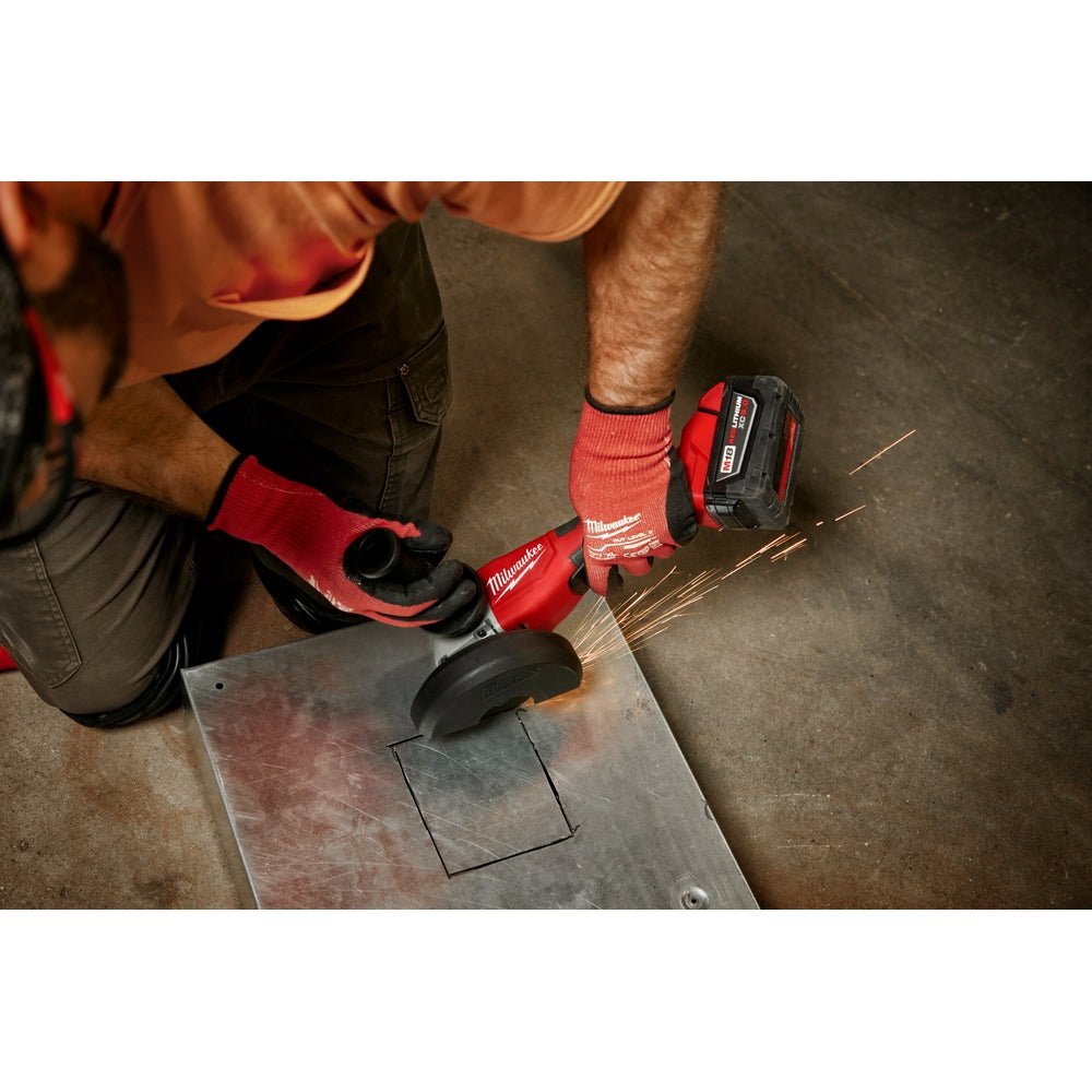 Milwaukee 2686-20SK M18 18V 4-1/2" / 5" Cordless Grinder w/ 5AH Battery/Charger - Image 4
