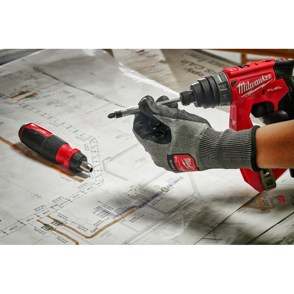 Milwaukee 48-22-2904 27-in-1 Versatile Ratcheting Multi-Bit Screwdriver - Image 8