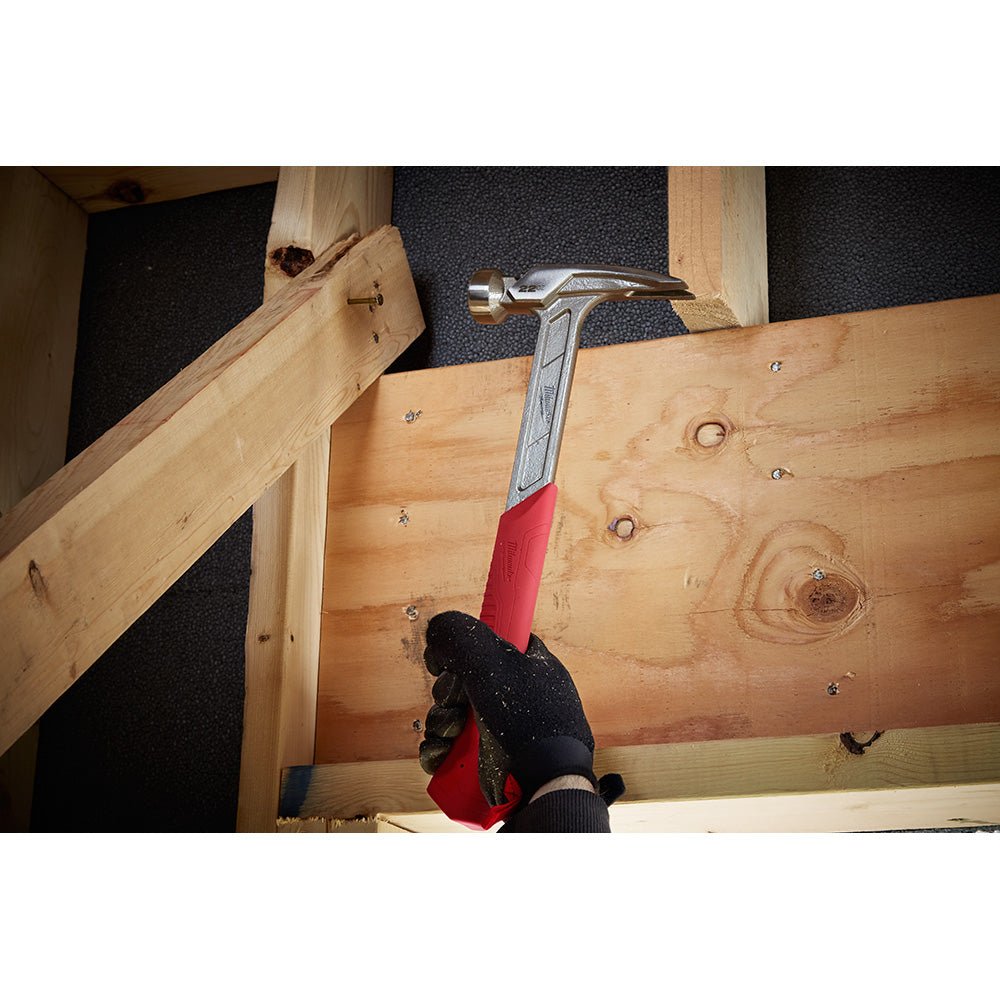 Milwaukee 48-22-9022 22oz Framing Hammer w/ 15" Pry Bar - Image 6