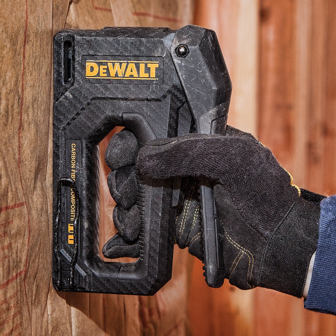DeWALT DWHT80276 18ga 2-in-1 Heavy Duty Carbon Fiber Composite Staple Gun - Image 7